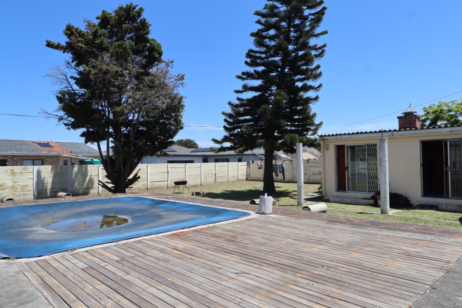3 Bedroom Property for Sale in Kabega Park Eastern Cape
